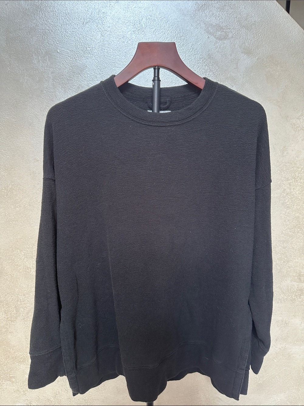 aerie black sweatshirt with side slits in size small